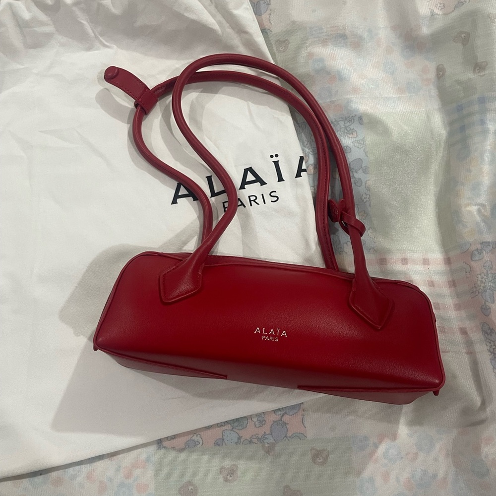 Alaia Red Leather Double-Handle Shoulder Bag